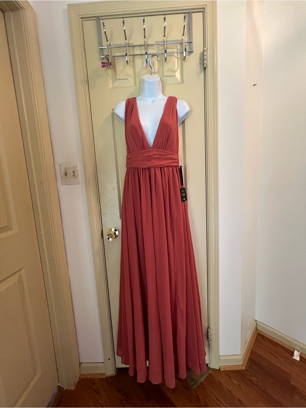 NWT Lulu's Sleeveless V-Neck Maxi Dress in  size small Terracotta